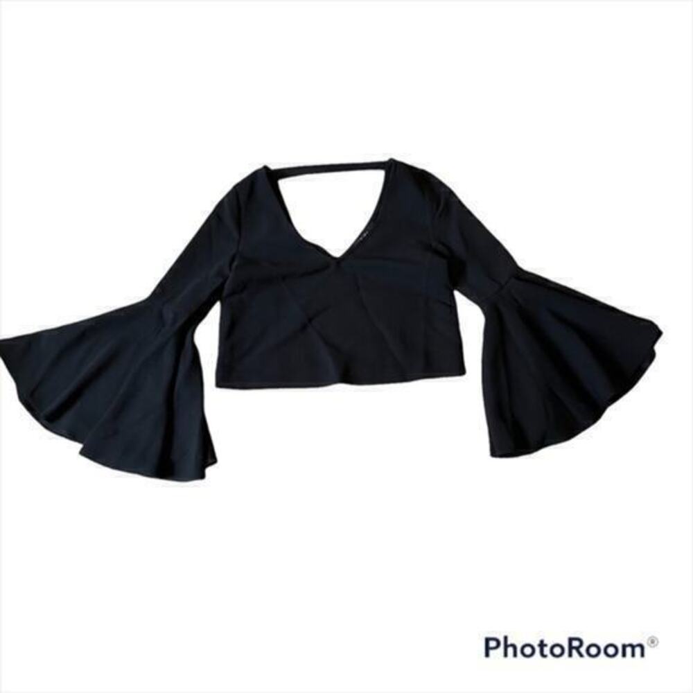 Black cropped lulus shirt with bell sleeves